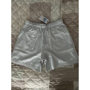 Nike Club Woven Flow Shorts Mens Medium Photon Dust Embroidered Stretch